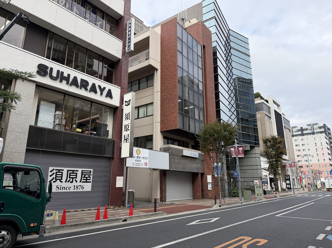 ３Fにうらわ美術館がある浦和ロイヤルパインズホテル正面入り口