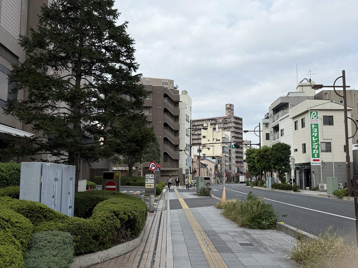 LAPUTA Vビルの入り口