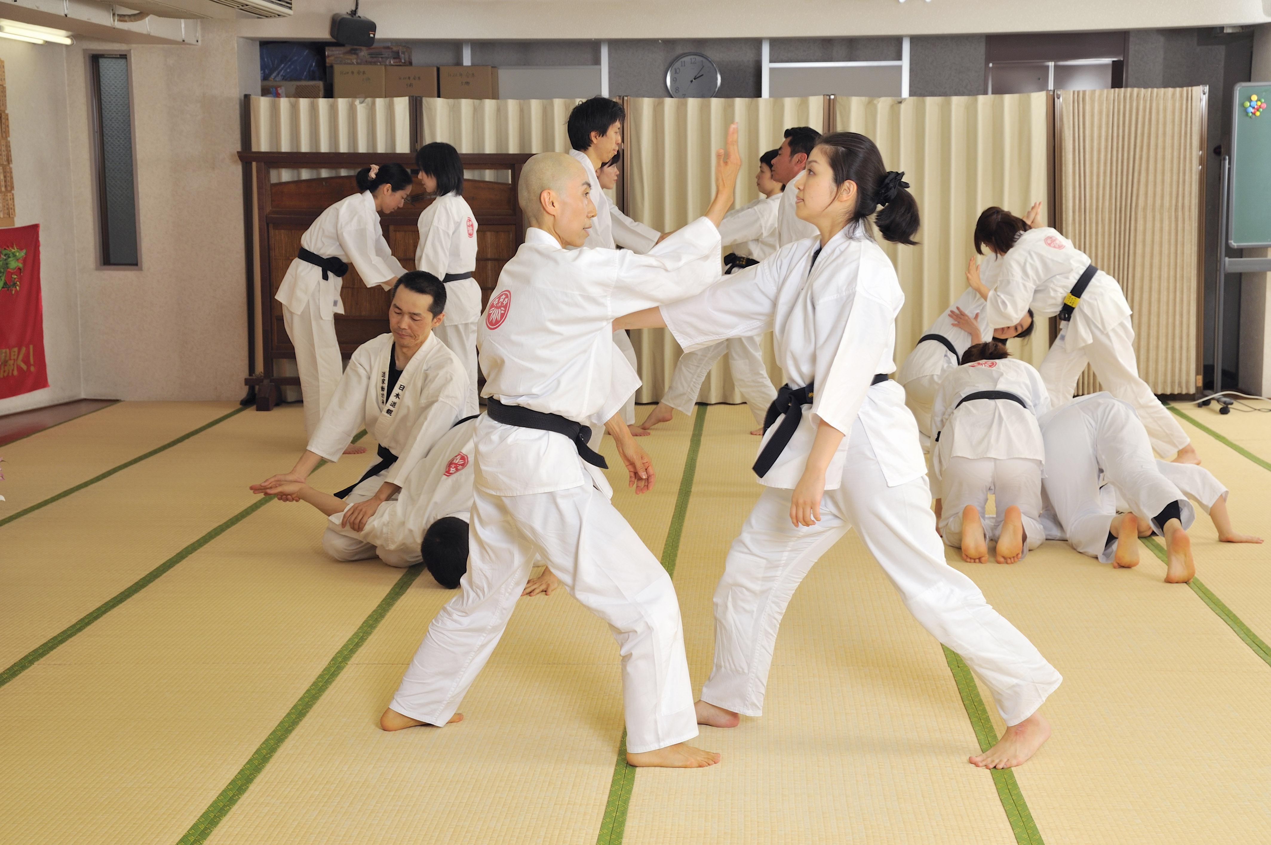 道家道学院 埼玉校での道家 動功術の稽古風景